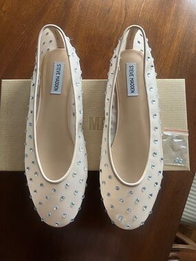 Steve Madden Flats. Crystal Embellishments.  Size 12. Like New.